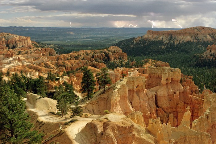 [Bryce Canyon National Park by Moonlight]