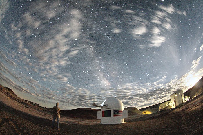 [Mars Habitate by Moonlight]