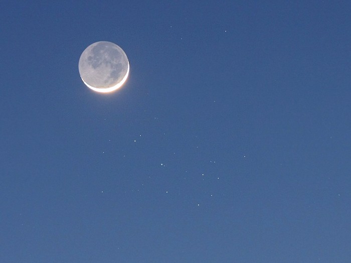 [Moon and the Pleiades]