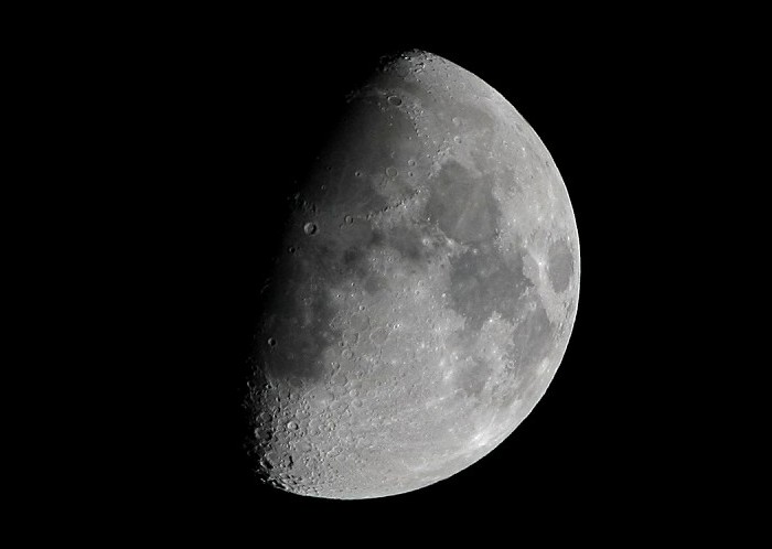 [Waxing Gibbous Moon 10-20-2007]